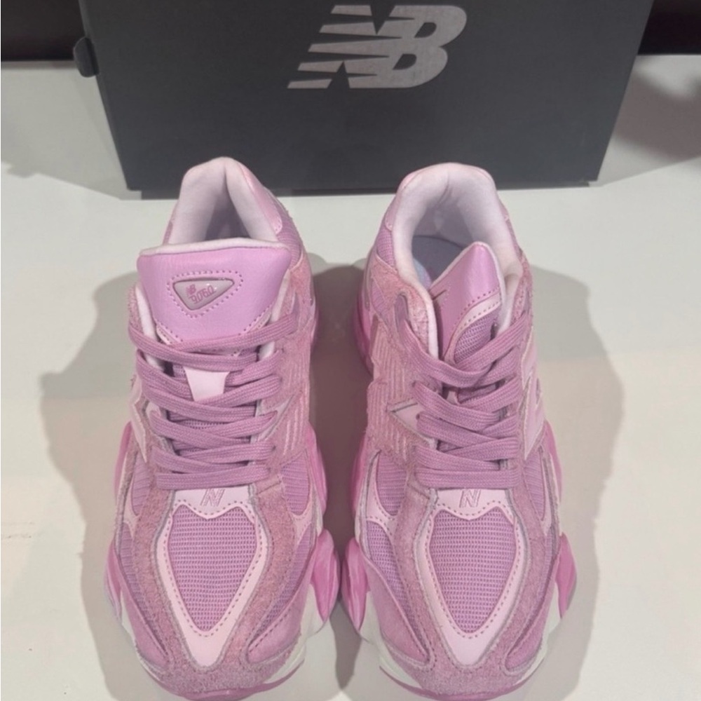 New Balance Pink and White Women's Sneakers - Picture 2 of 4